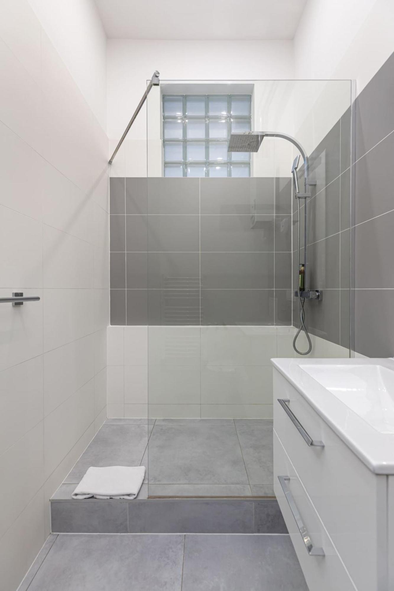 Stylish Apartment Swietojanska By Noclegi Renters Varsovia Exterior foto
